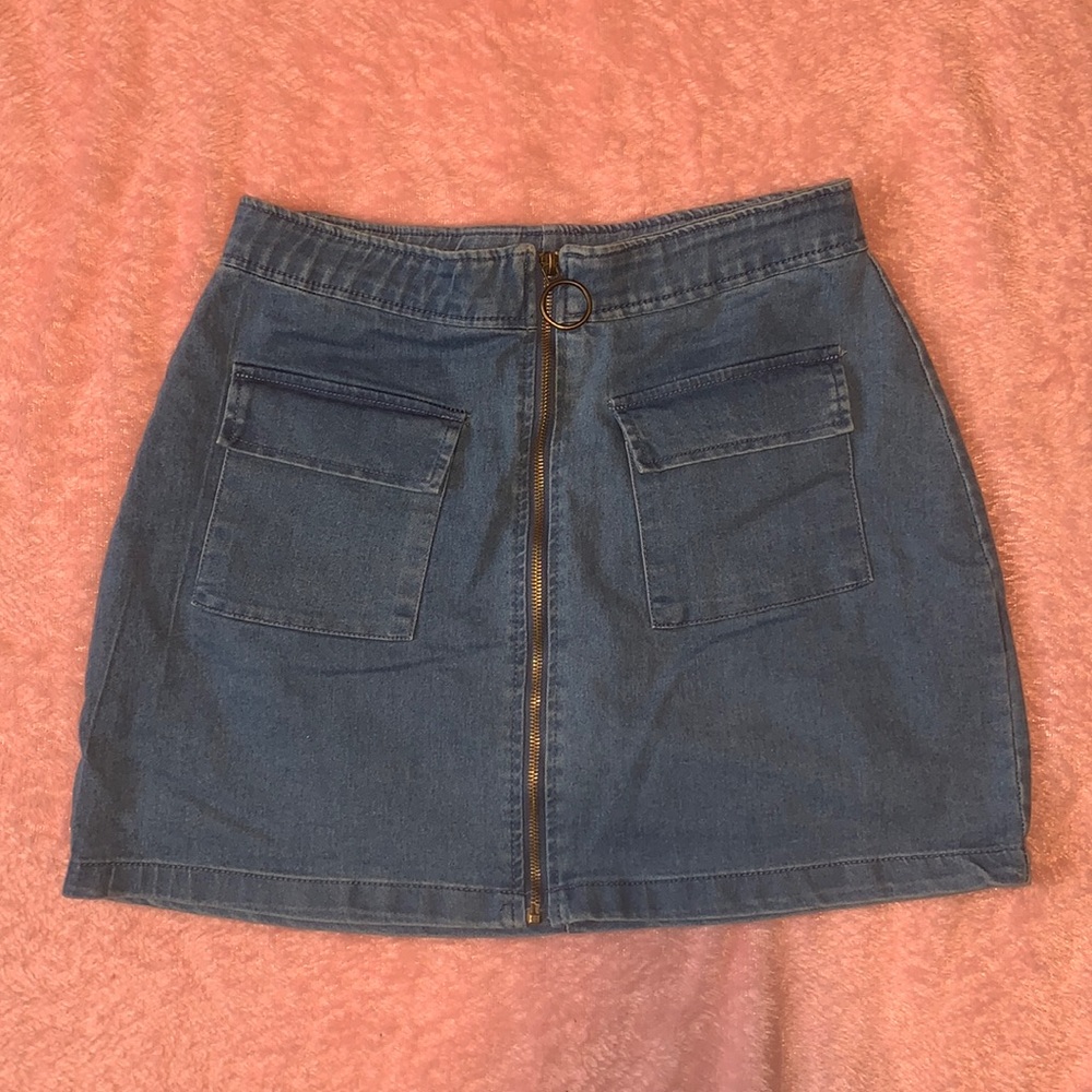 Spunky Zip-up Denim Skirt